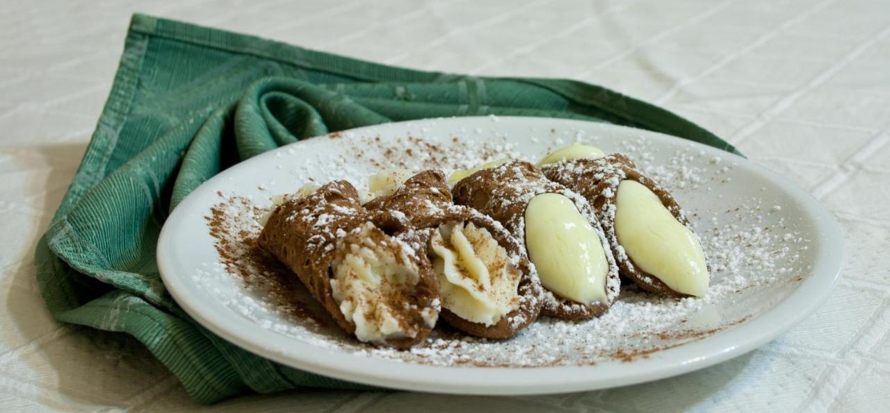 Agriturismo Tenuta Margitello คอมิโซ ภายนอก รูปภาพ