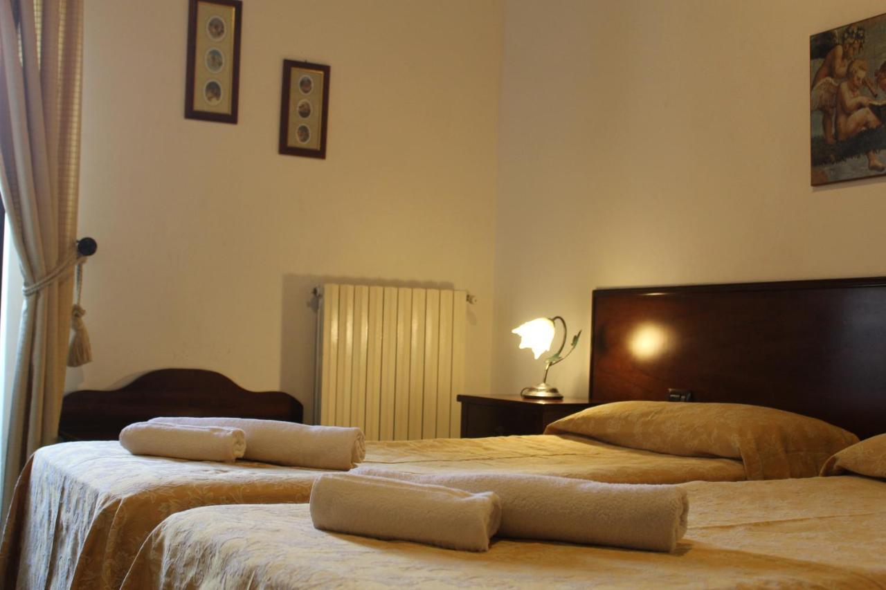 Agriturismo Tenuta Margitello คอมิโซ ภายนอก รูปภาพ