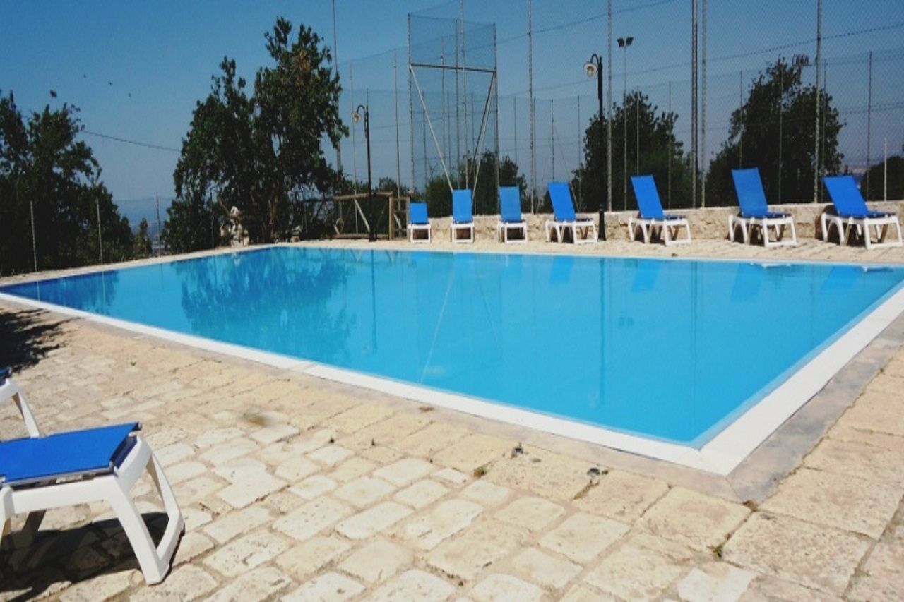 Agriturismo Tenuta Margitello คอมิโซ ภายนอก รูปภาพ